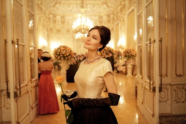 Angelina Jolie suy sụp, trượt loạt đề cử sau ly dị, bị Hollywood quay lưng? - Hình 5