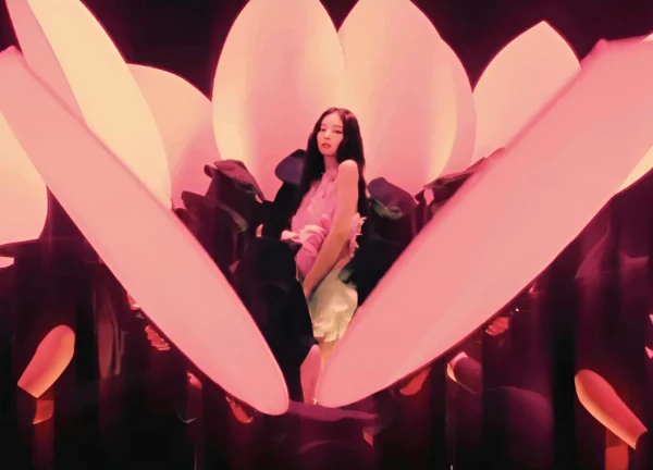 Jennie úp sọt fan bằng MV mới: Vừa đẹp hú hồn vừa khuấy đảo Kpop cực mạnh? - Hình 4