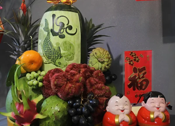 Tết khó đỡ với nhiều dịch vụ lạ, truyền thống bị thương mại hóa quá đà? - Hình 3