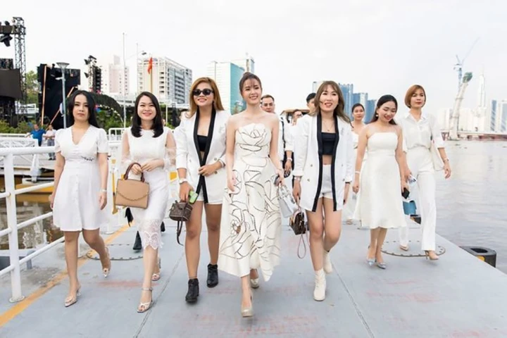 Việt Hương thưởng Tết cho nhân viên hậu cho tiền Xuân Son: Có cả xe hơi - Hình 5