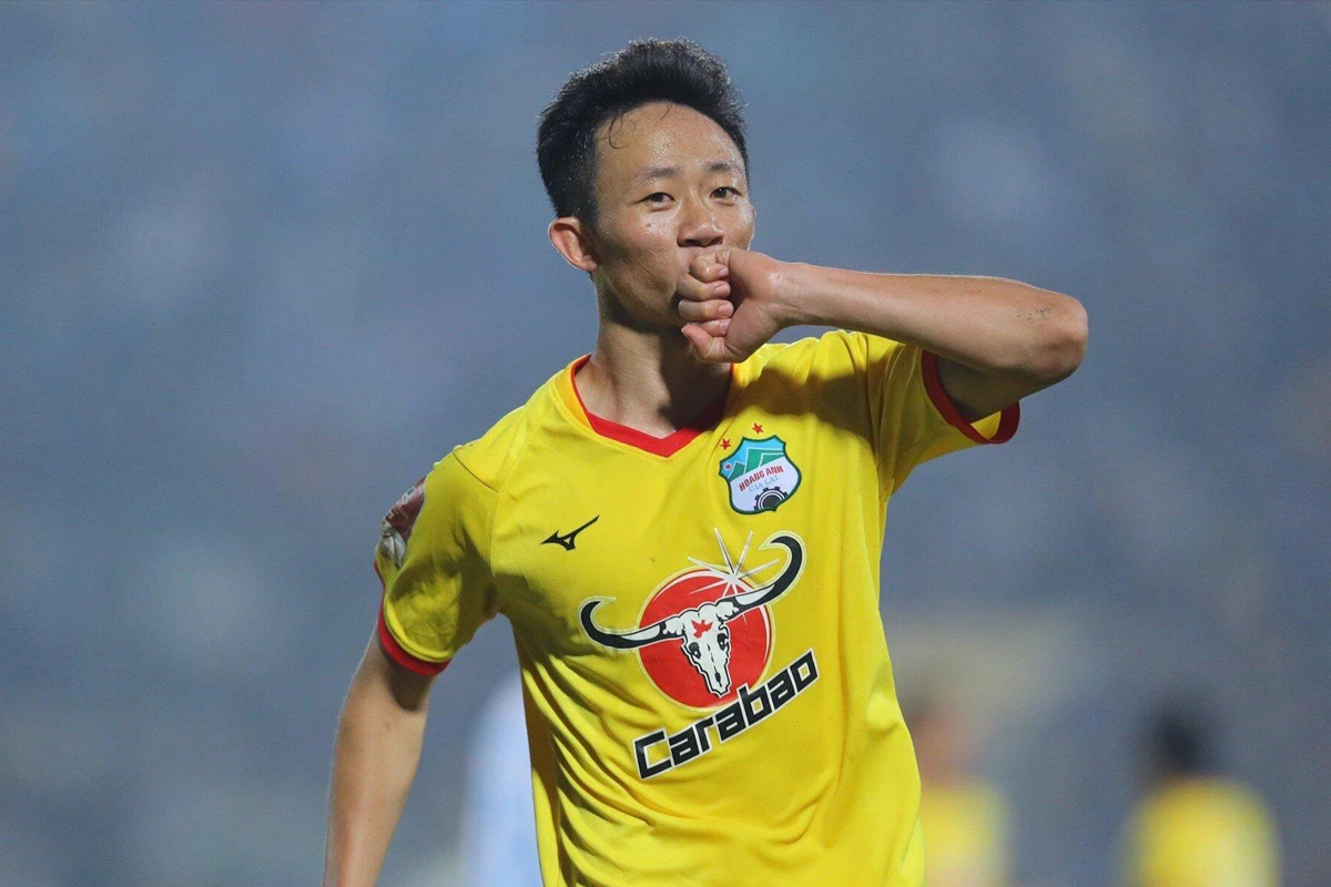 Châu Ngọc Quang: Tiền vệ của ĐT Việt Nam, sung sướng khi được thi đấu AFF Cup - Hình 6