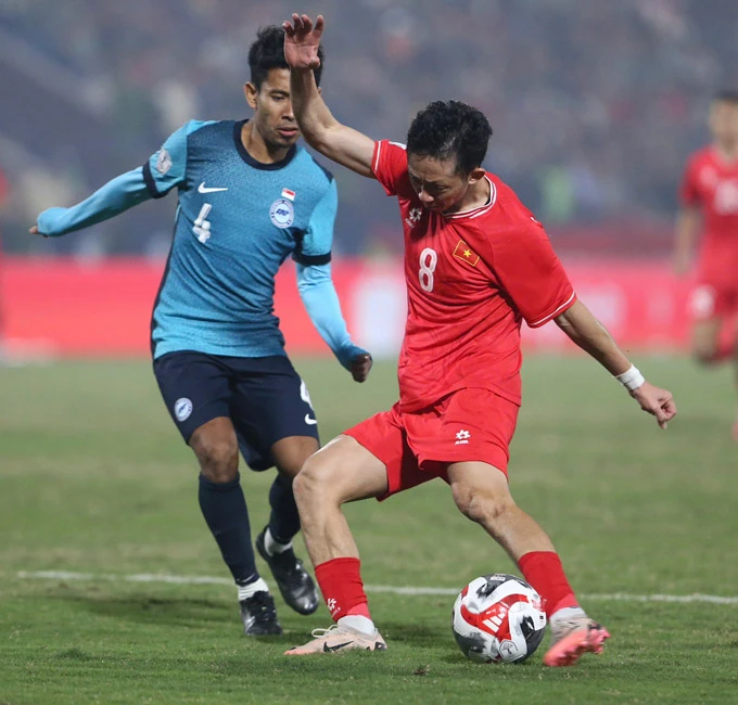 Châu Ngọc Quang: Tiền vệ của ĐT Việt Nam, sung sướng khi được thi đấu AFF Cup - Hình 1