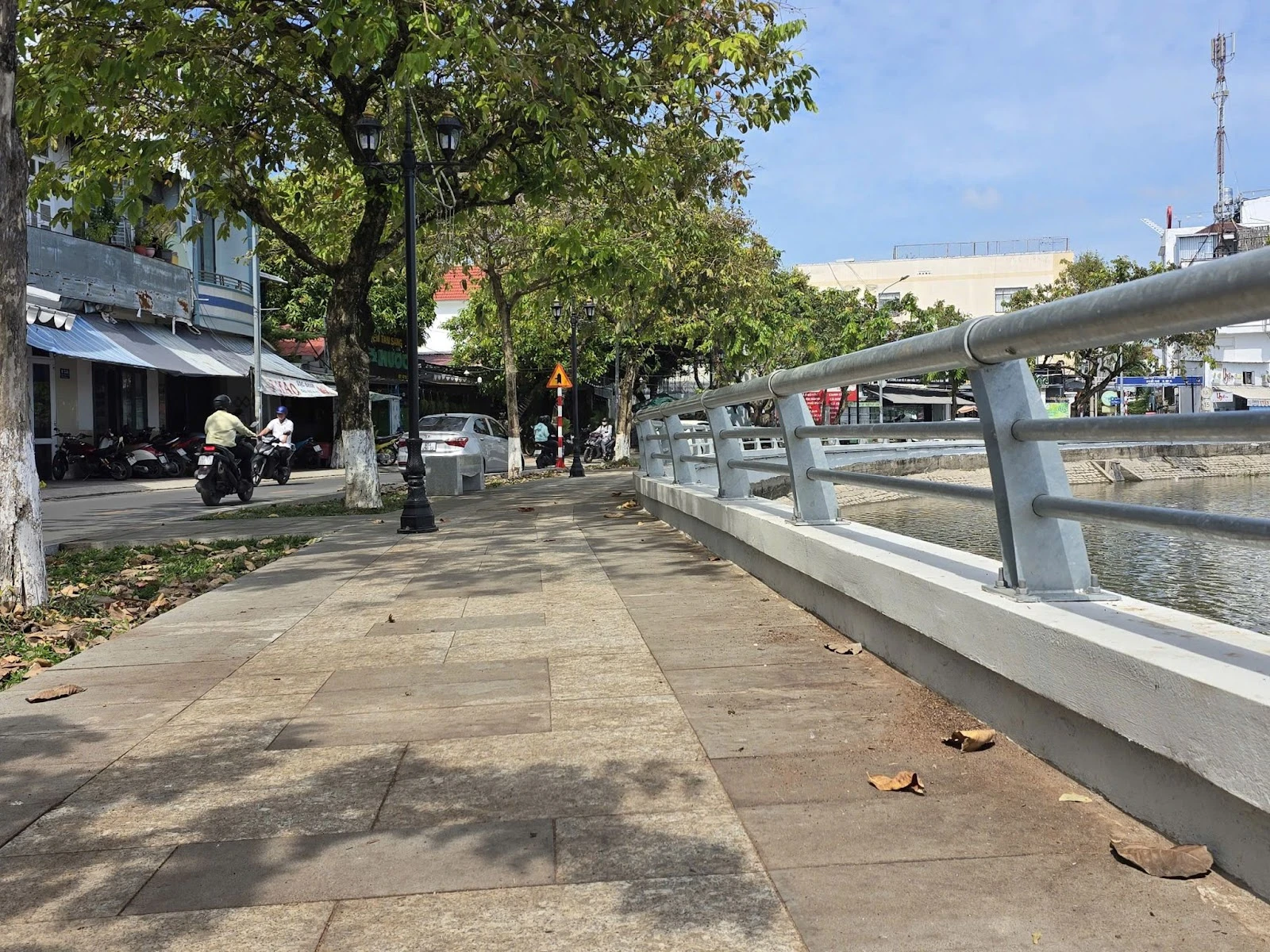Vụ cô gái bị xé đồ giữa phố: Người dân chỉ biết quay chụp, không can ngăn? - Hình 5