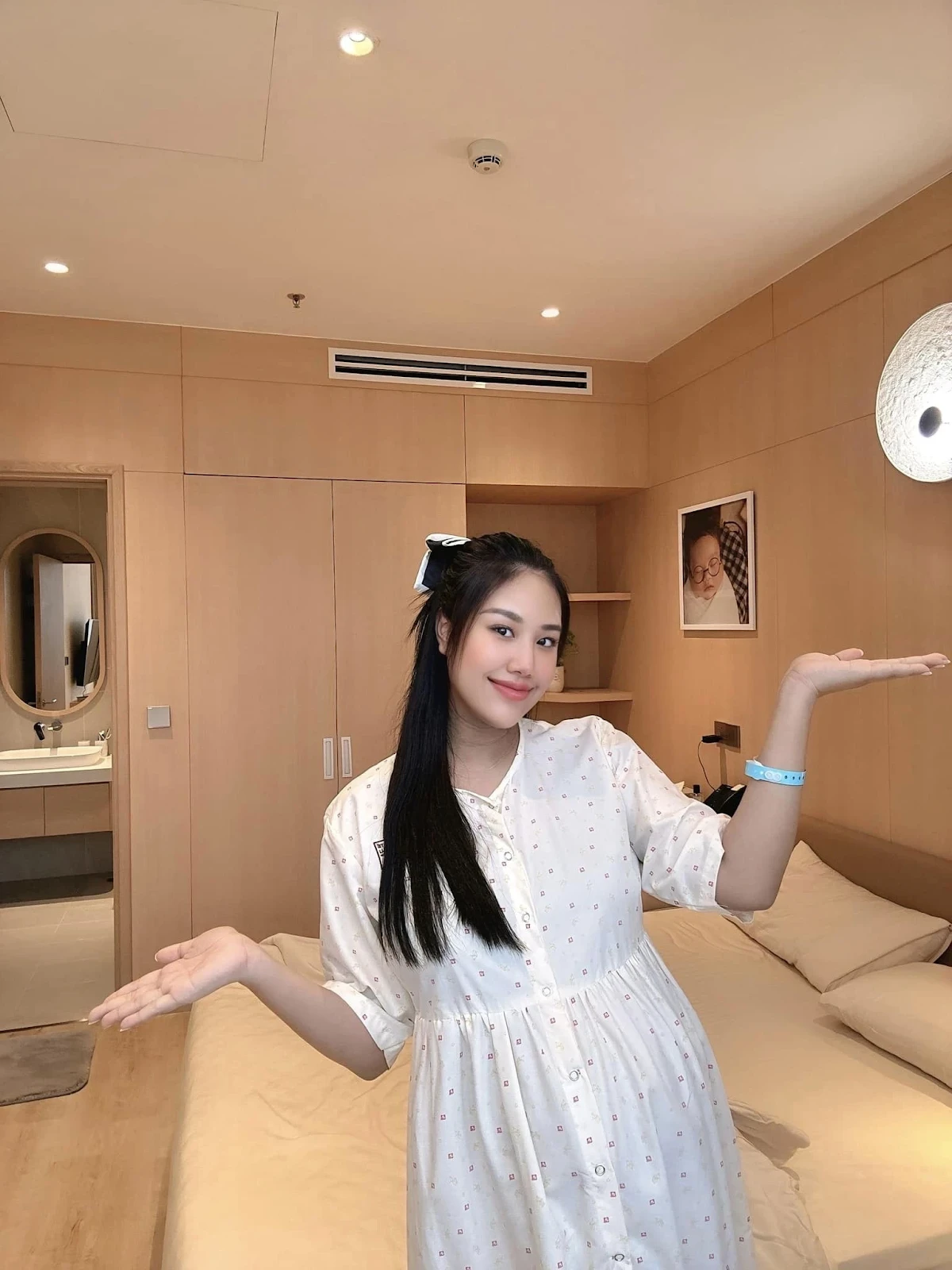 Vợ kém 37 tuổi của Quang Minh lộ nhan sắc lạ, chồng nói 1 câu đủ hiểu tình cảm - Hình 5