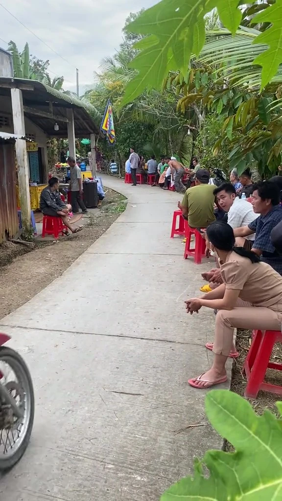 Lê Tuấn Khang báo tang sự, danh tính người mất khiến netizen bàng hoàng? - Hình 2