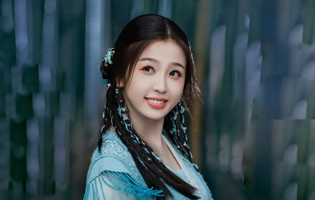 Trước Triệu Lộ Tư: một sao nữ từng vô viện tâm thần, Dương Mịch bị ép hầu ngủ? - Hình 5