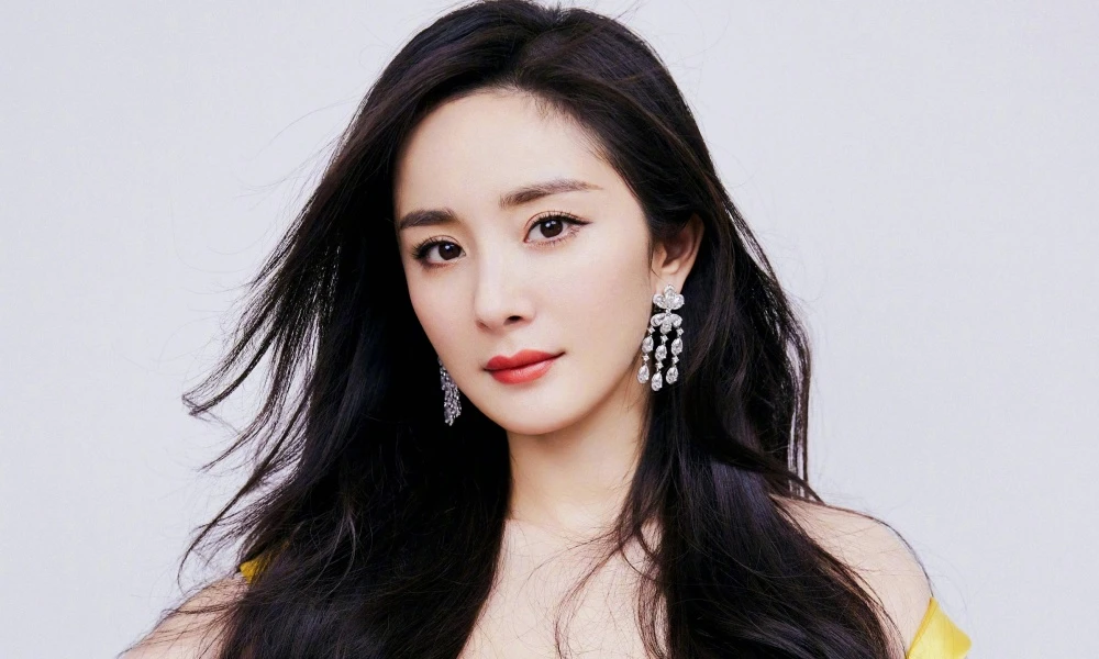 Trước Triệu Lộ Tư: một sao nữ từng vô viện tâm thần, Dương Mịch bị ép hầu ngủ? - Hình 6