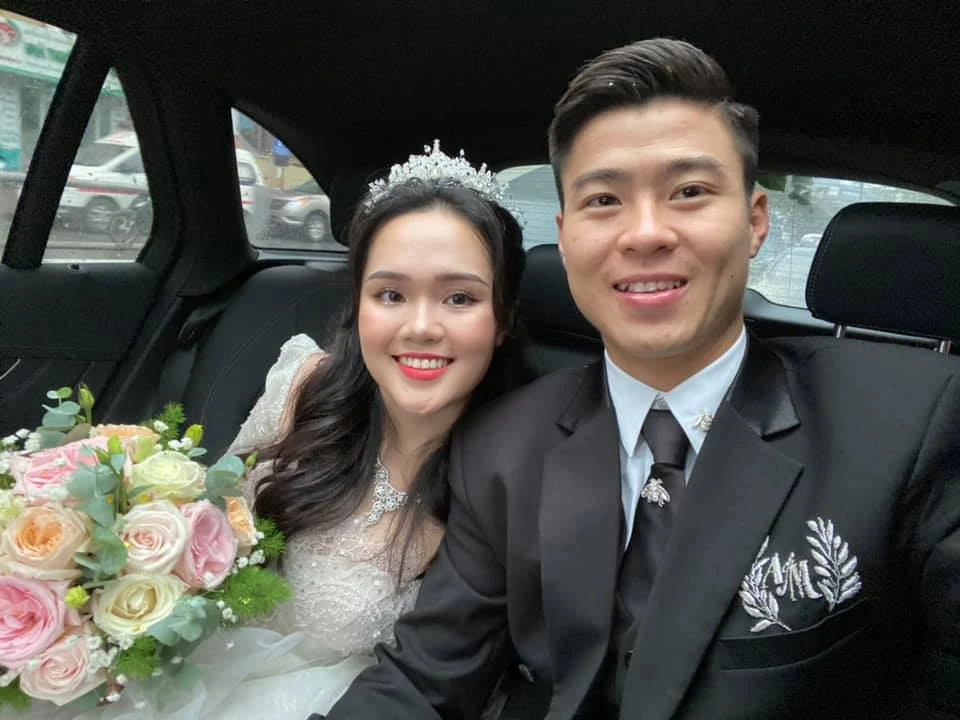 Vợ Duy Mạnh làm loạn vụ chồng hôn người khác, um sùm lớn chuyện, nổi cơn ghen - Hình 5