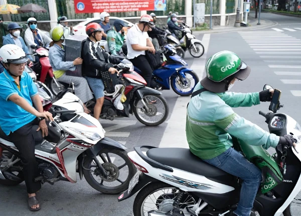 TP.HCM thất thủ: Phạt kịch khung vẫn không ngăn được quái xế lộng hành? - Hình 5