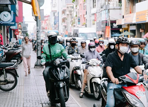 TP.HCM thất thủ: Phạt kịch khung vẫn không ngăn được quái xế lộng hành? - Hình 1
