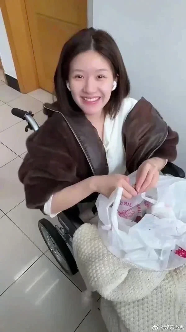 Triệu Lộ Tư nôn mửa, buốt như châm kim, bị Ngu Thư Hân giáng đòn hạ sự nghiệp? - Hình 1