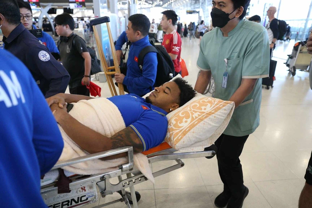 Xuân Son bật khóc khi HLV Kim Sang Sik làm 1 điều, CĐM: vì anh xứng đáng - Hình 4