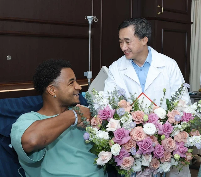 Vợ Xuân Son tức tốc vào viện, nhận thông báo từ bác sĩ, làm 1 việc chạnh lòng? - Hình 1