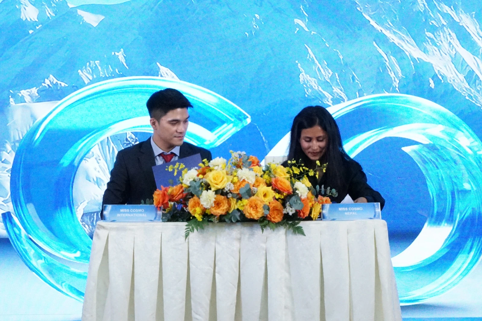 Miss Cosmo: Một thí sinh trở lại Việt Nam ký kết nhận vai trò mới, fan bất ngờ - Hình 3