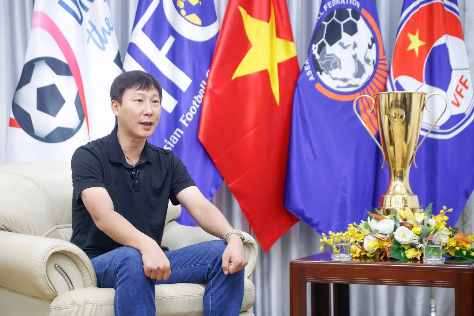 Xuân Son ngậm ngùi vì sa thải hết mùa, HLV nói thẳng việc bổ sung mới? - Hình 3