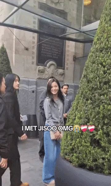 Jisoo lộ mặt nhăn nheo lão hóa, mỹ nhân đẹp nhất BLACKPINK làm sao thế này? - Hình 2