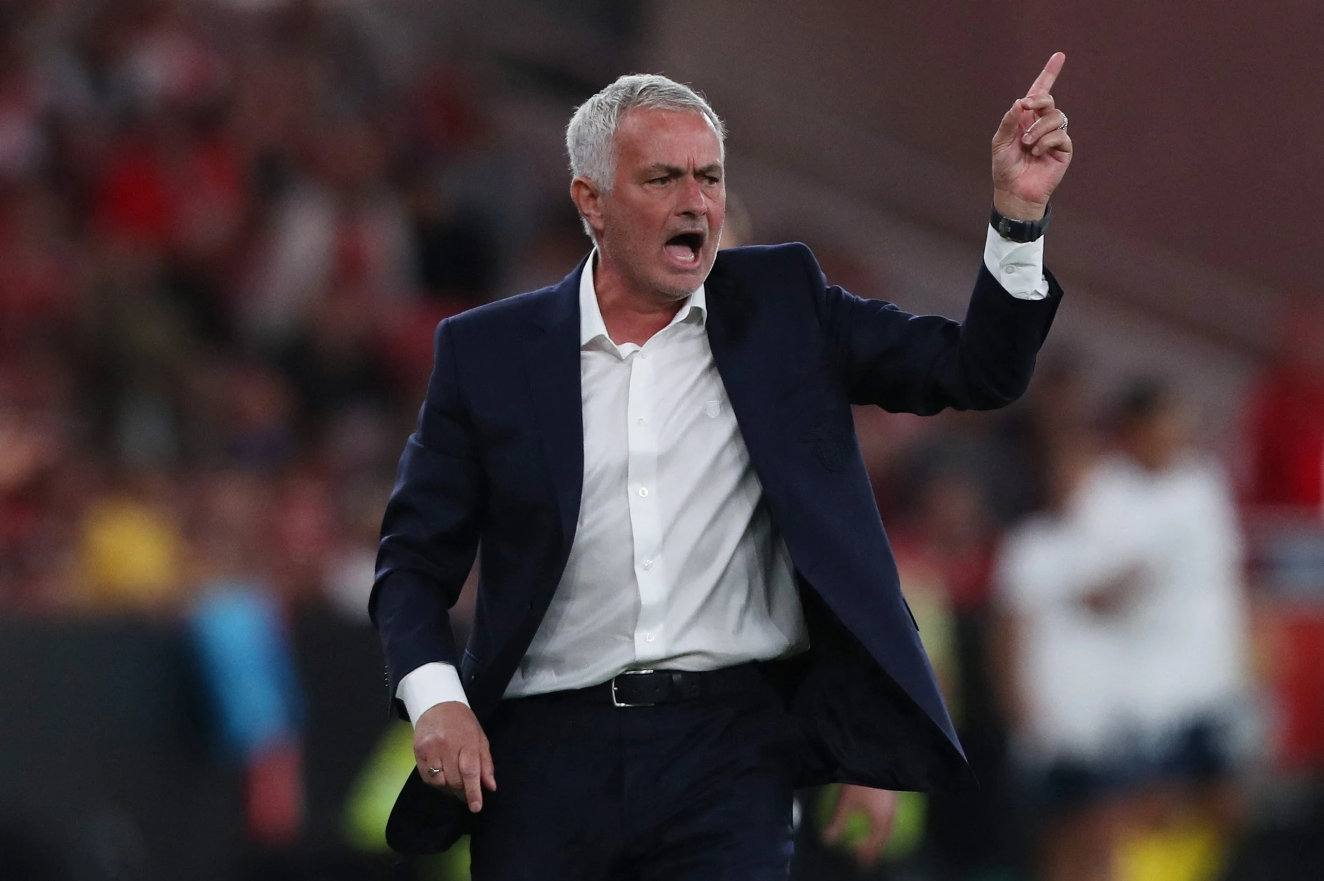 Khoảnh khắc gây sốt của Mourinho - Hình 1