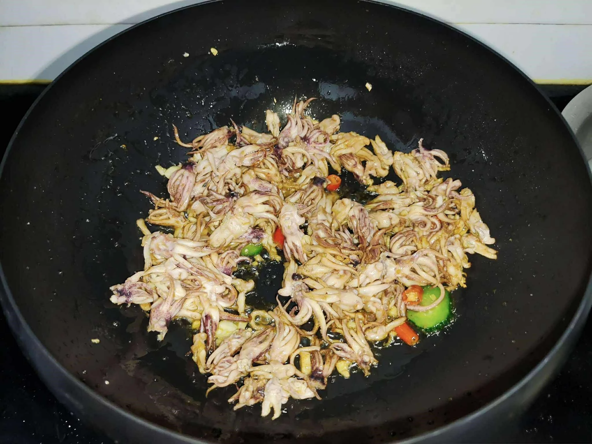 2 nguyên liệu rẻ tiền này đem xào lên, vị giòn tan, ngọt ngon và thơm phức khiến cơm được ăn hết sạch - Hình 4