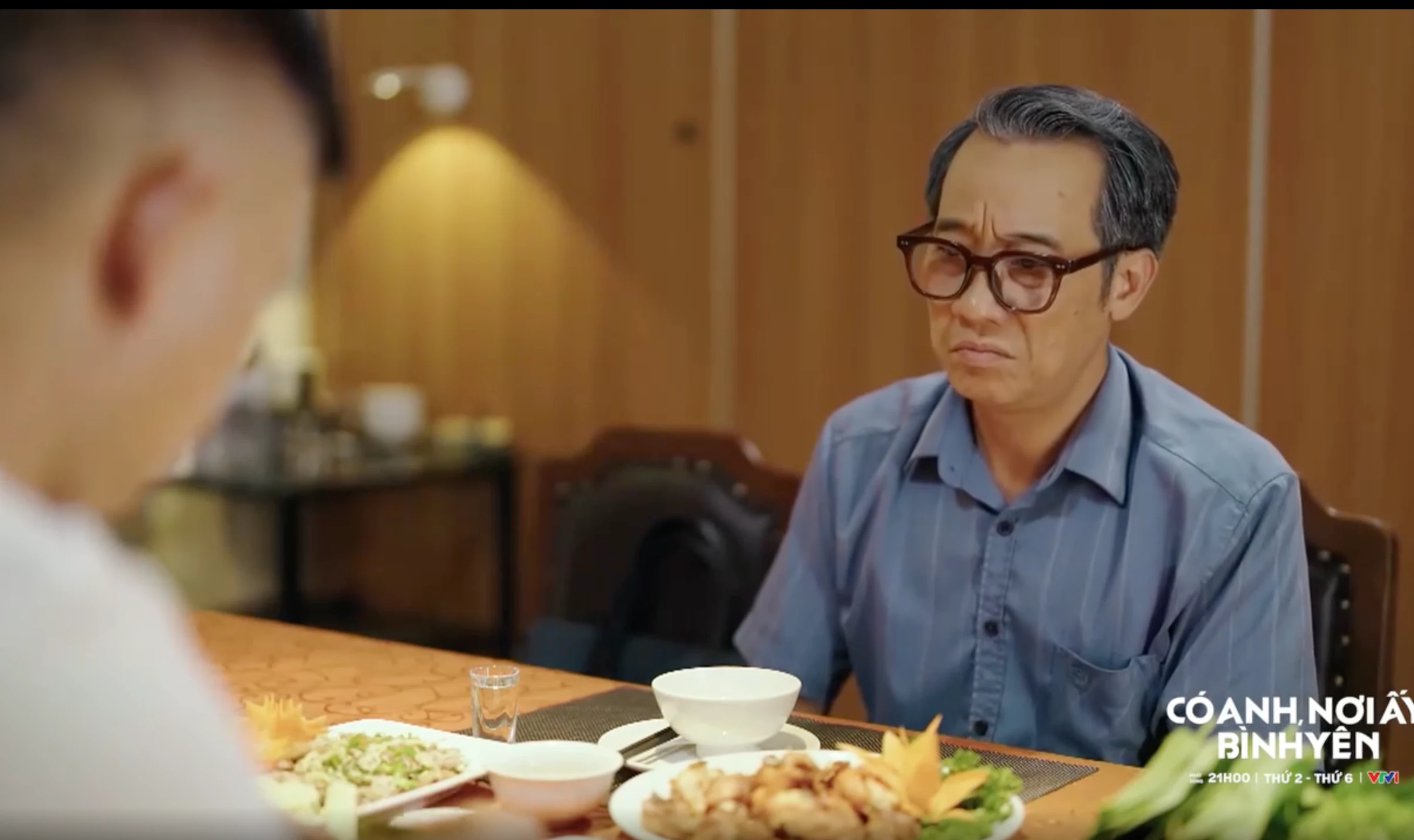 Có anh, nơi ấy bình yên - Tập 44: Ông Thứ quay xe đòi tiền chạy chức, Bằng lạnh lùng cảnh cáo bà Nga - Hình 1