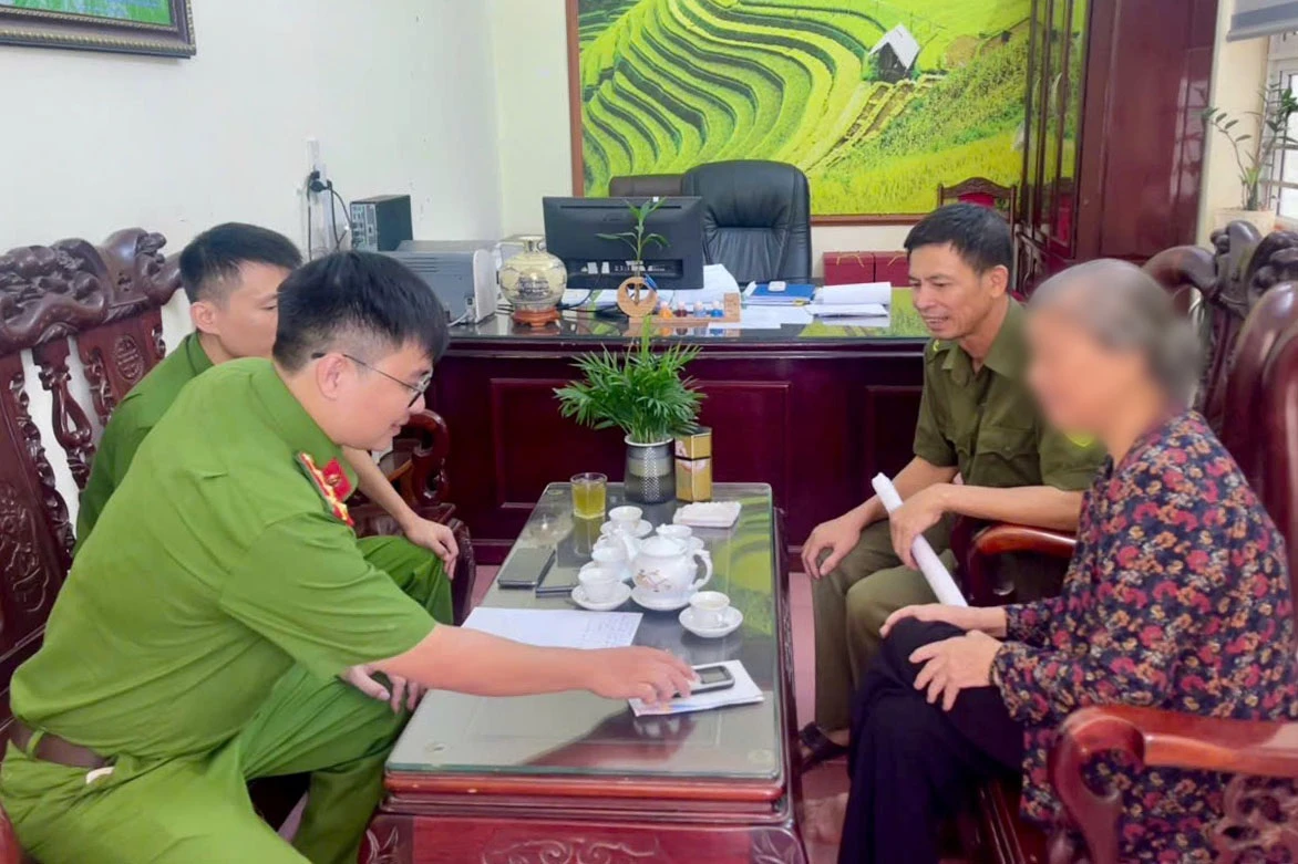 Cụ bà 80 tuổi ở Hải Phòng thoát bẫy lừa đảo của công an rởm - Hình 1