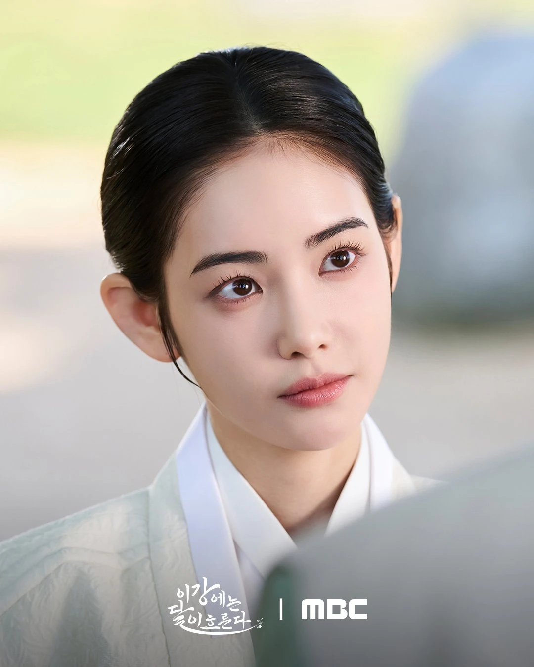 Ngôn tình cũng không dám tả nữ chính đẹp cỡ này: Visual hiếm có khó tìm, mọi đường nét đều là tinh túy - Hình 3