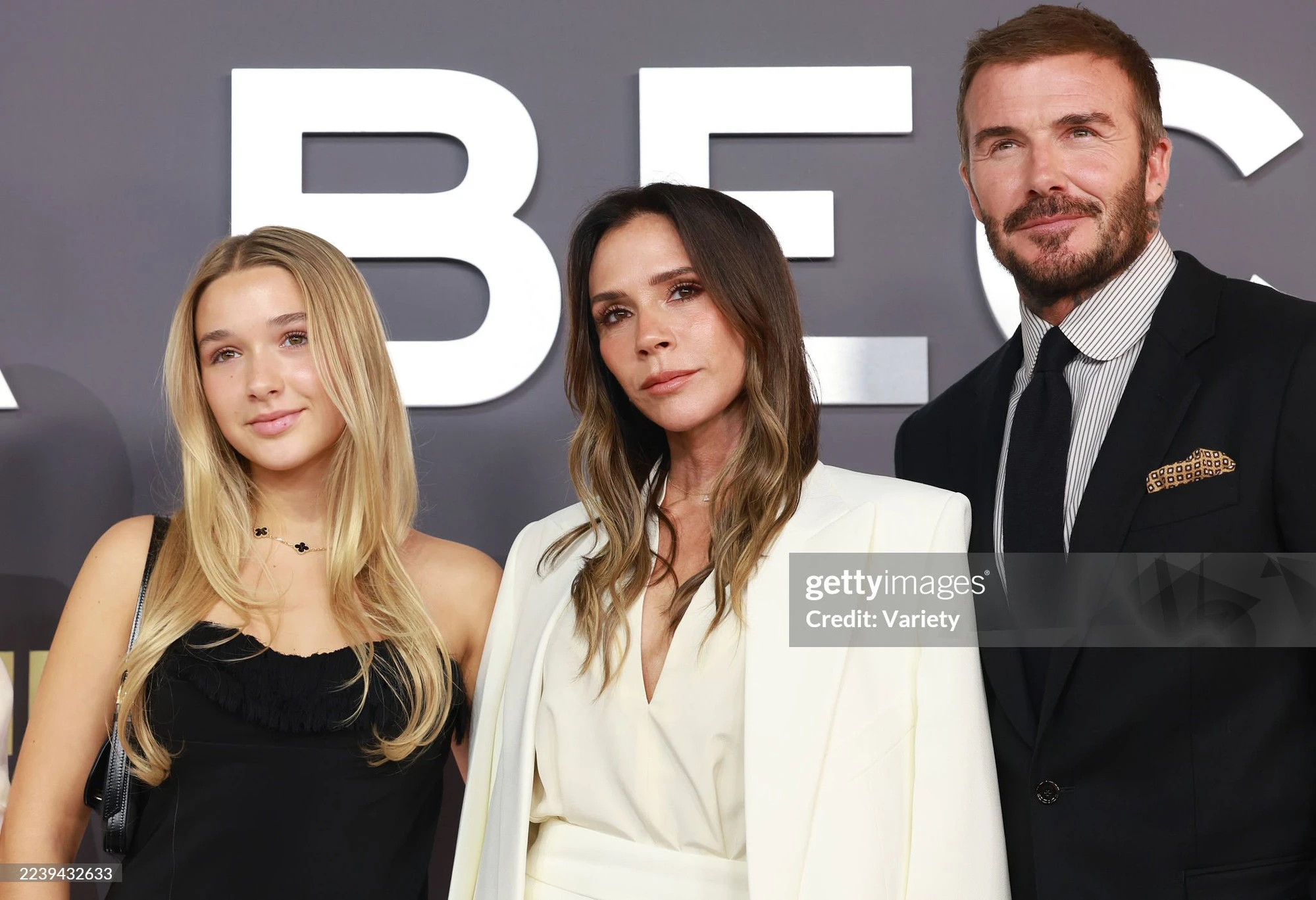 Tiểu thư Harper Beckham chiếm trọn spotlight ở buổi ra mắt phim của mẹ - Victoria, hung thần Getty cũng không thể dìm nhan sắc - Hình 2