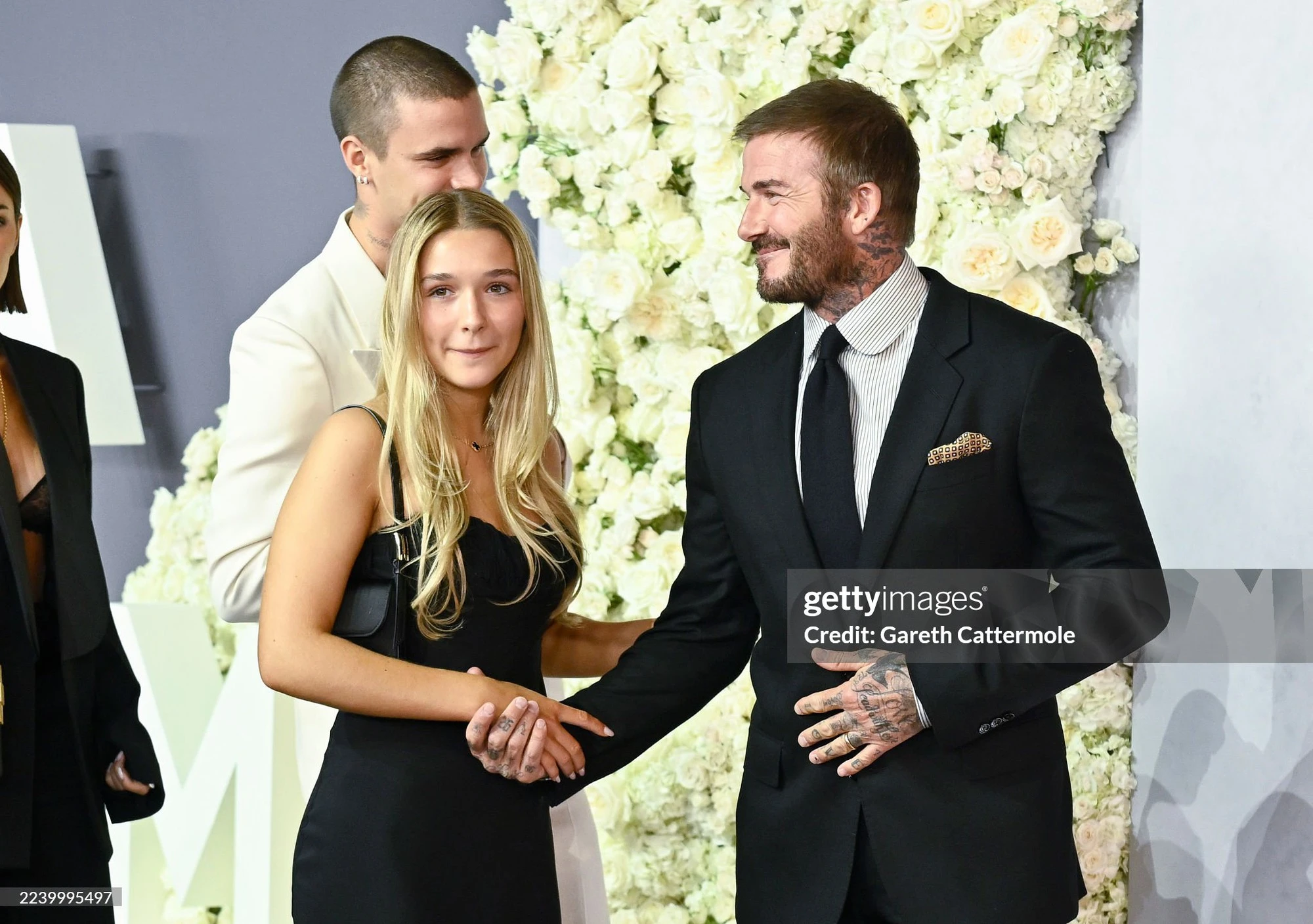 Tiểu thư Harper Beckham chiếm trọn spotlight ở buổi ra mắt phim của mẹ - Victoria, hung thần Getty cũng không thể dìm nhan sắc - Hình 4