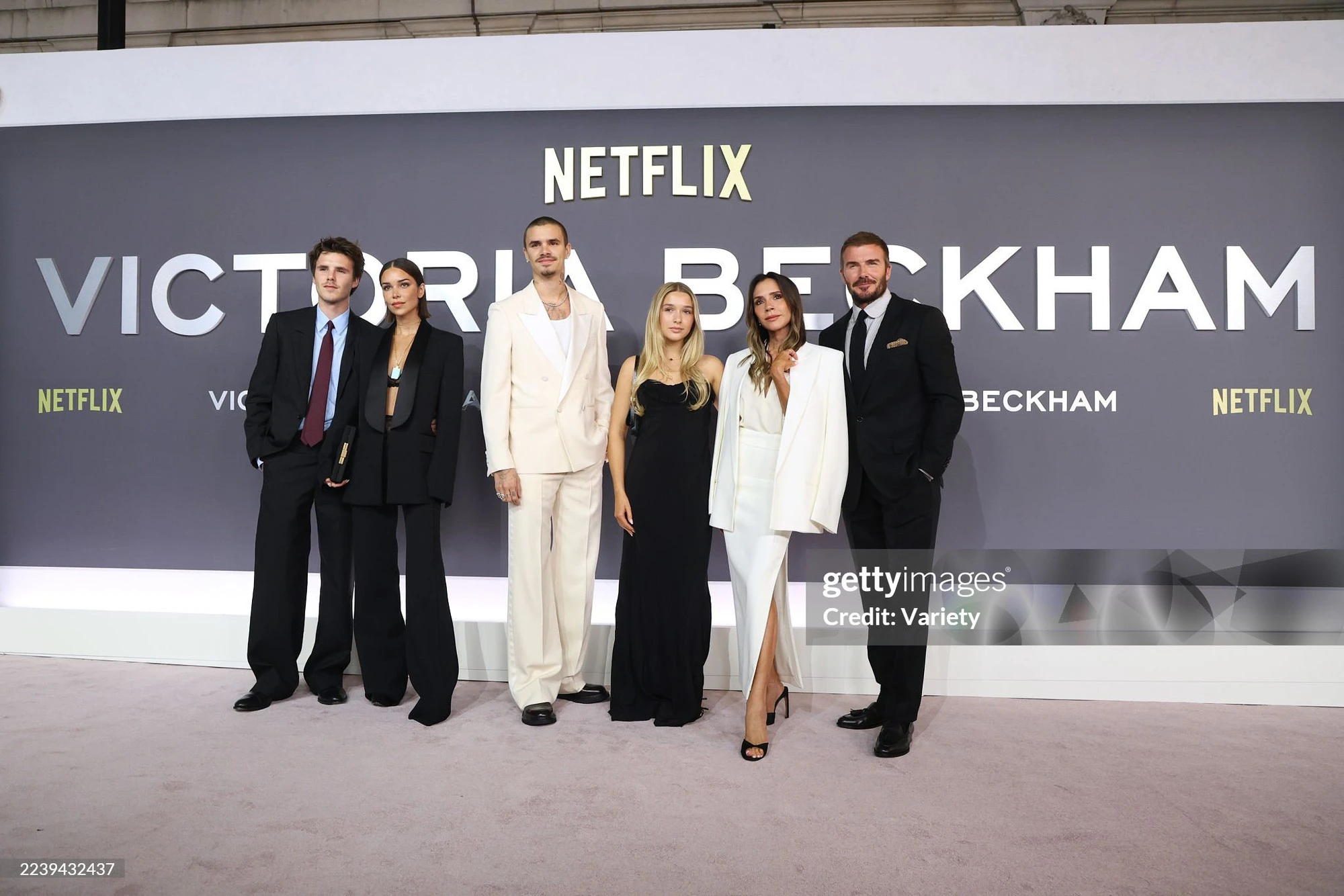 Tiểu thư Harper Beckham chiếm trọn spotlight ở buổi ra mắt phim của mẹ - Victoria, hung thần Getty cũng không thể dìm nhan sắc - Hình 8