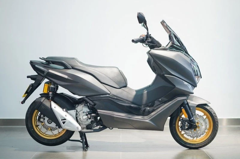 Xe tay ga 300cc, phanh ABS, TCS, giám sát áp suất lốp, giá hơn 70 triệu đồng - Hình 2