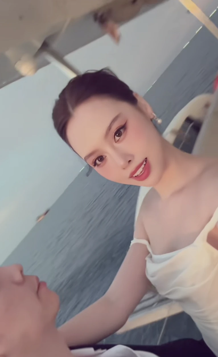 Nàng hậu gen Z và bạn trai doanh nhân đã bí mật chụp ảnh cưới - Hình 3