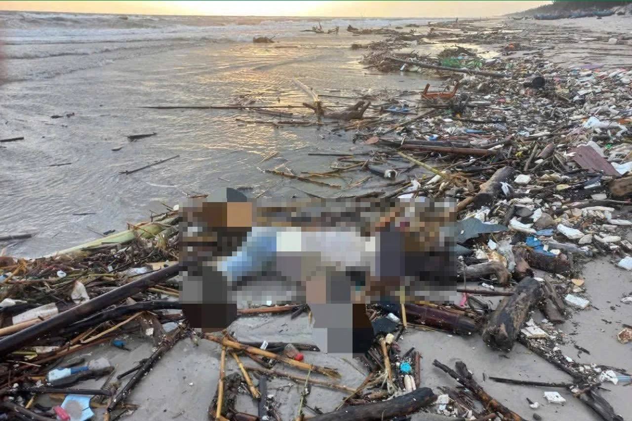 Phát hiện thi thể nam giới dạt vào bờ biển Quảng Trị - Hình 1