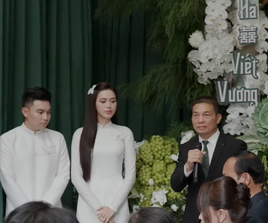 Hoa hậu Đỗ Hà biến sắc, khóc nức nở tại lễ nạp tài vì 1 câu nói của bố chồng! - Hình 4