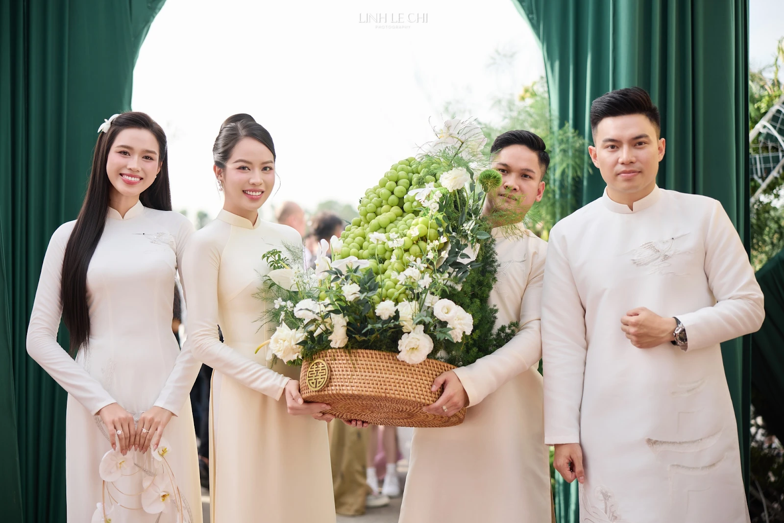 Hoa hậu Đỗ Hà biến sắc, khóc nức nở tại lễ nạp tài vì 1 câu nói của bố chồng! - Hình 1