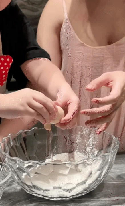 Kênh TikTok khiến mọi người xem xong đều phải tấm tắc: Ồ thì ra lập gia đình là chill thế này! - Hình 16