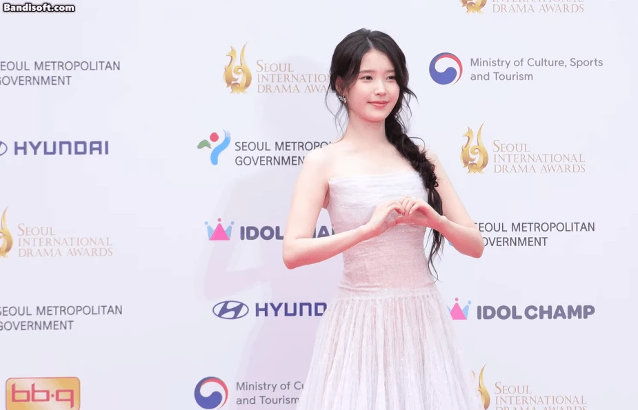 Ngắm mỹ nhân này 1 tỷ lần vẫn phải than trời vì quá đẹp: Đi đến đâu sáng bừng đến đó, cả Hàn Quốc có đúng 1 người - Hình 2