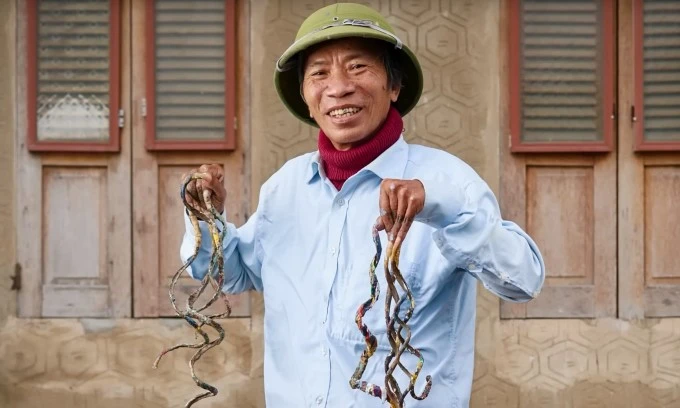 Người đàn ông Việt Nam lập kỷ lục Guinness với bộ móng tay dài nhất thế giới - Hình 1