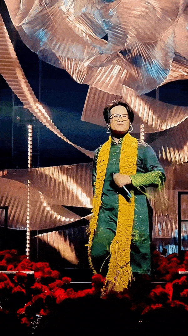 Chiếc khăn bốc mùi của Hà Anh Tuấn - Hình 3