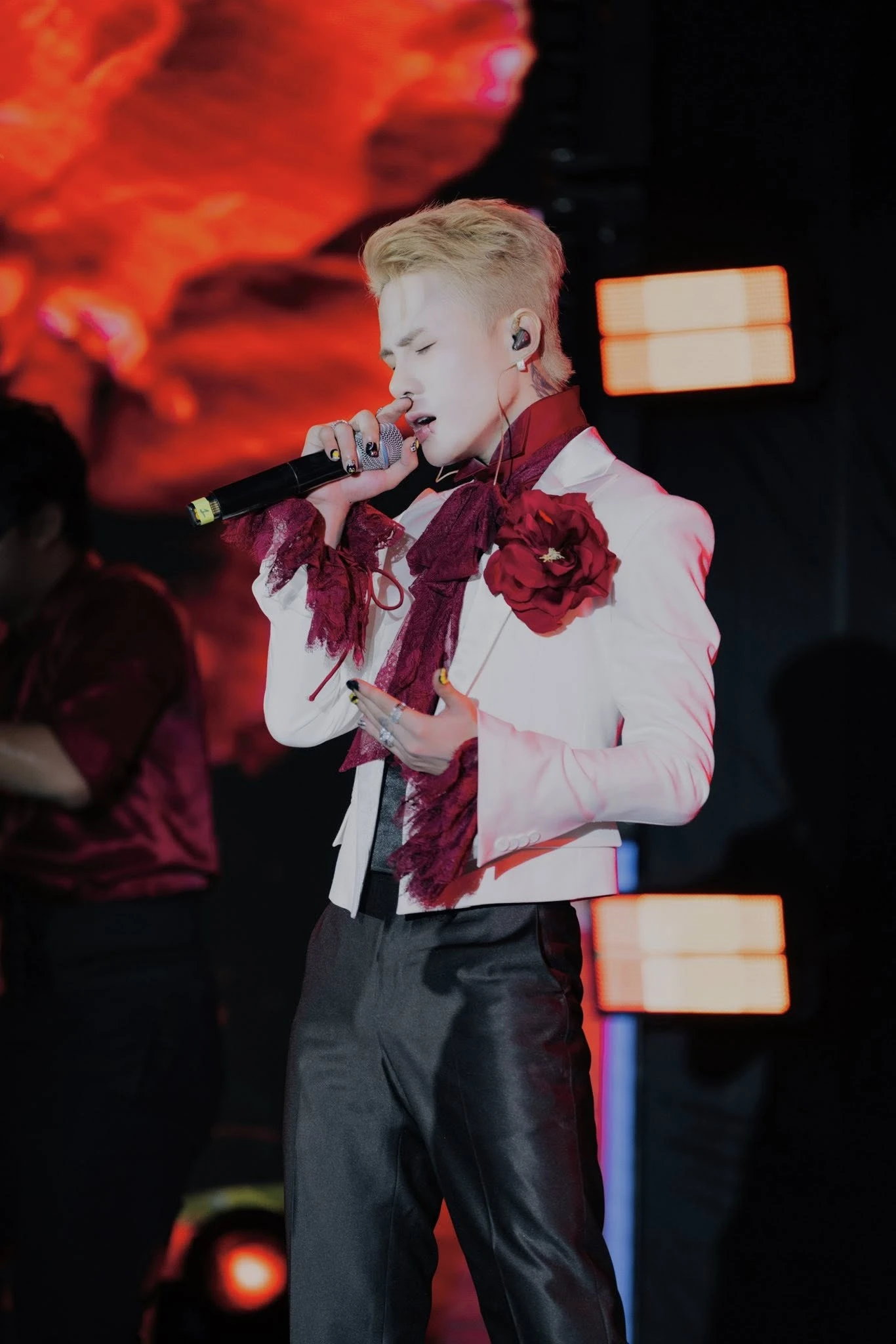 BTC show nói gì về vụ việc Jack hát ca khúc phản cảm chưa được Sở VHTT kiểm duyệt? - Hình 1