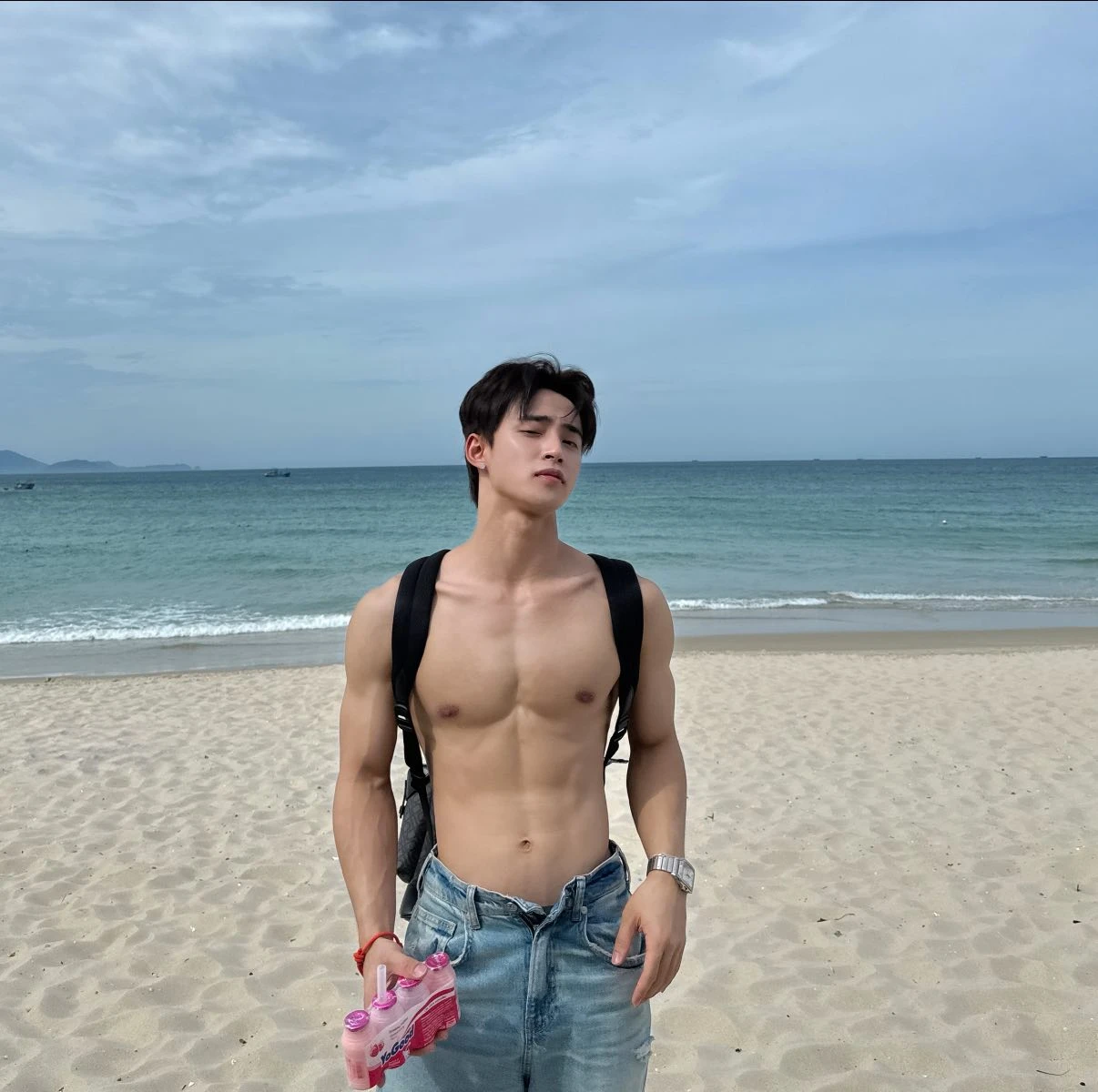 Tiktoker Neyun xác nhận hẹn hò á hậu Quỳnh Anh, khóa môi mừng 20/10 - Hình 5