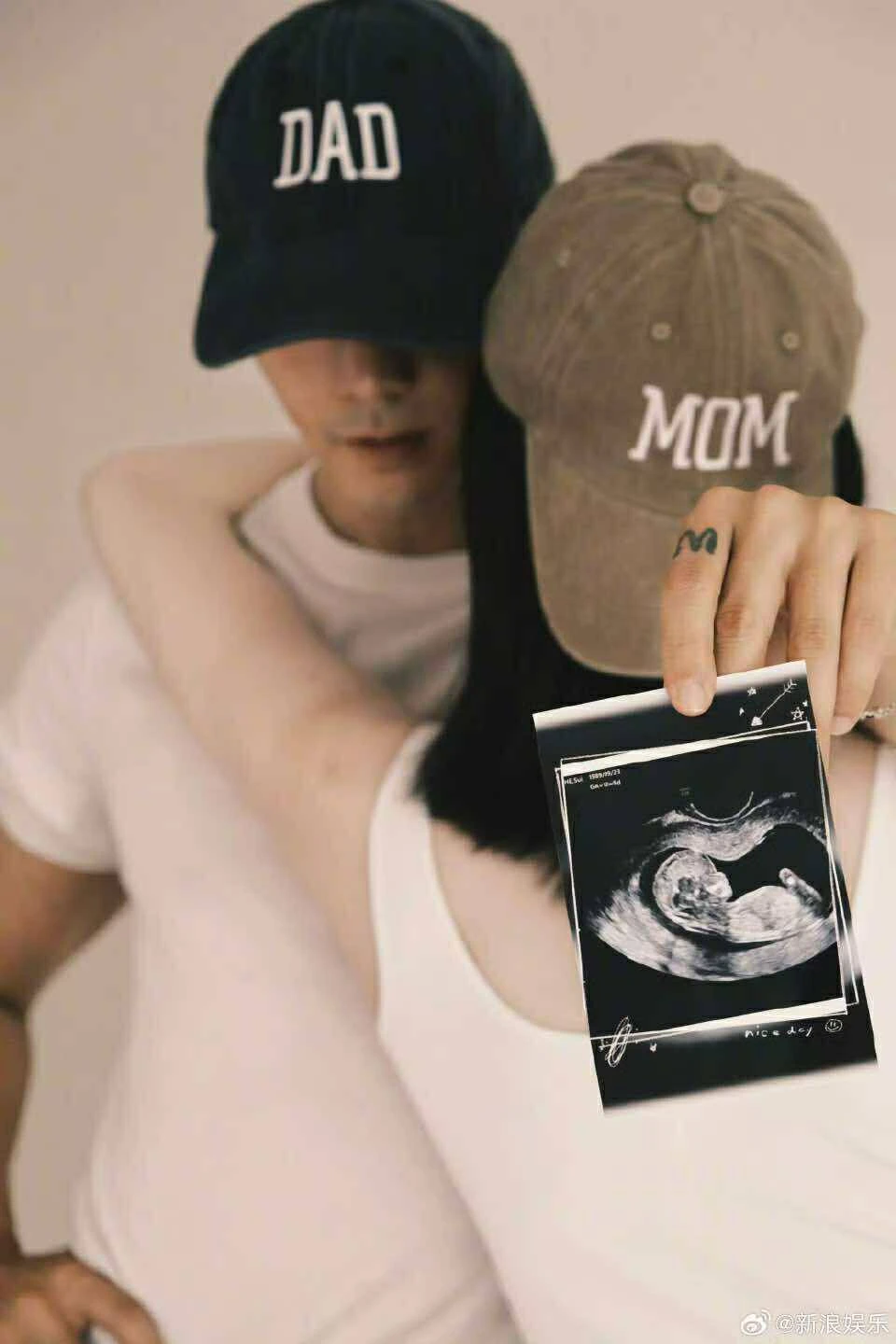 Trần Vỹ Đình khoe vội có con với thiên thần nội y nhằm mục đích này? - Hình 1