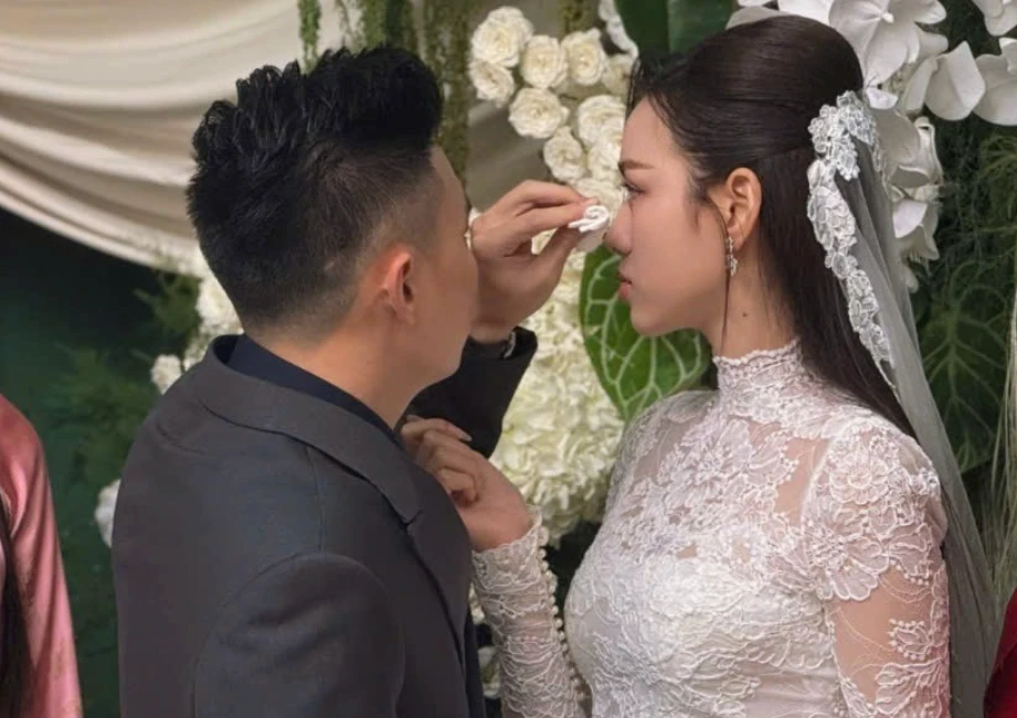 Đỗ Hà bật khóc nức nở ở lễ cưới, mẹ chồng mang vật lạ đi đón dâu, fan phát sốt! - Hình 6