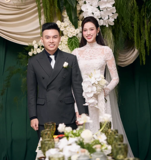 Đỗ Hà bật khóc nức nở ở lễ cưới, mẹ chồng mang vật lạ đi đón dâu, fan phát sốt! - Hình 1