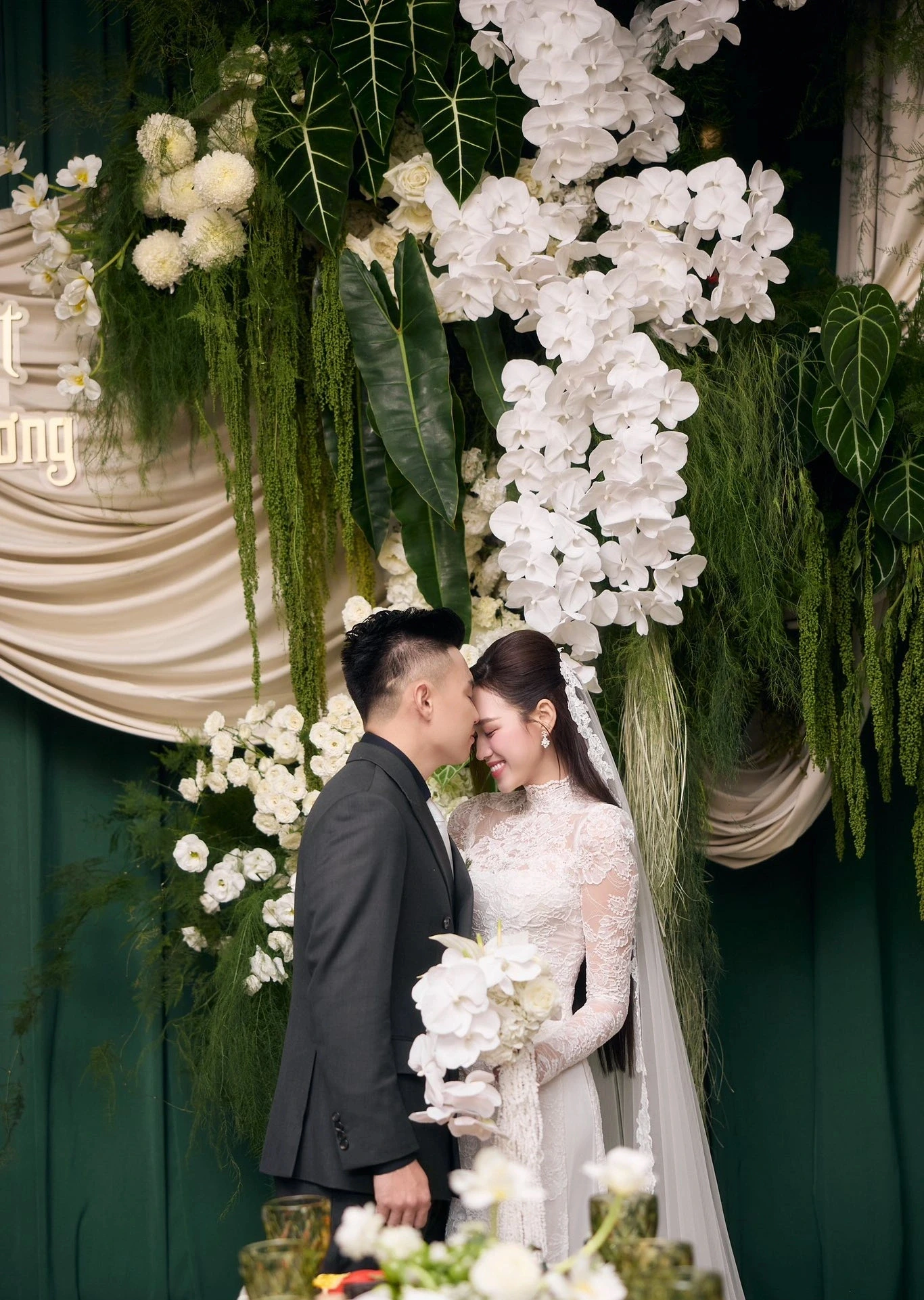 Cô gái bắt được hoa cưới của Đỗ Hà, choáng với thân thế không phải dạng vừa - Hình 1