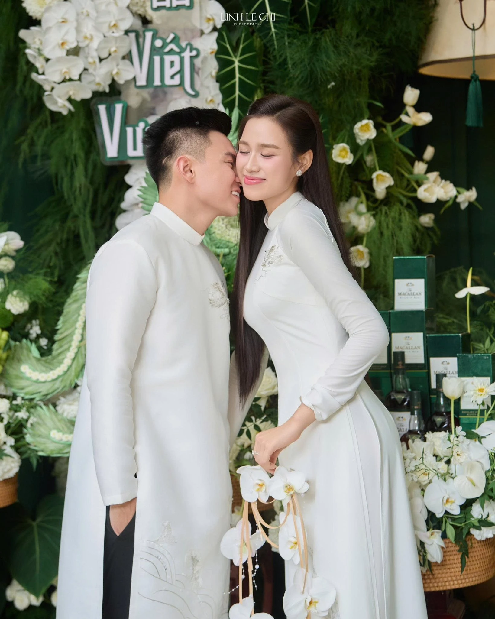 Không phải ngẫu nhiên loài hoa này phủ kín đám cưới Đỗ Hà - Viết Vương: Ẩn sau là bí mật phong thủy cho hôn nhân phú quý - Hình 2