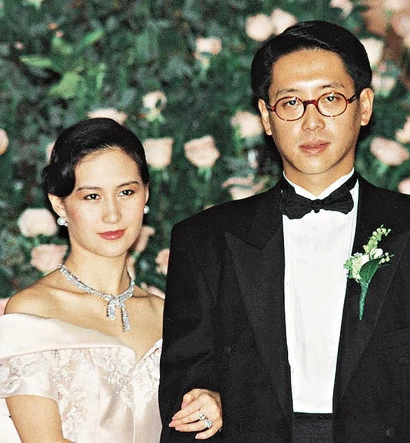 Bi kịch của ái nữ trùm sòng bạc Macau: Bỏ bạn trai để liên hôn, đau đớn bê quan tài khi tình cũ tự tử - Hình 4