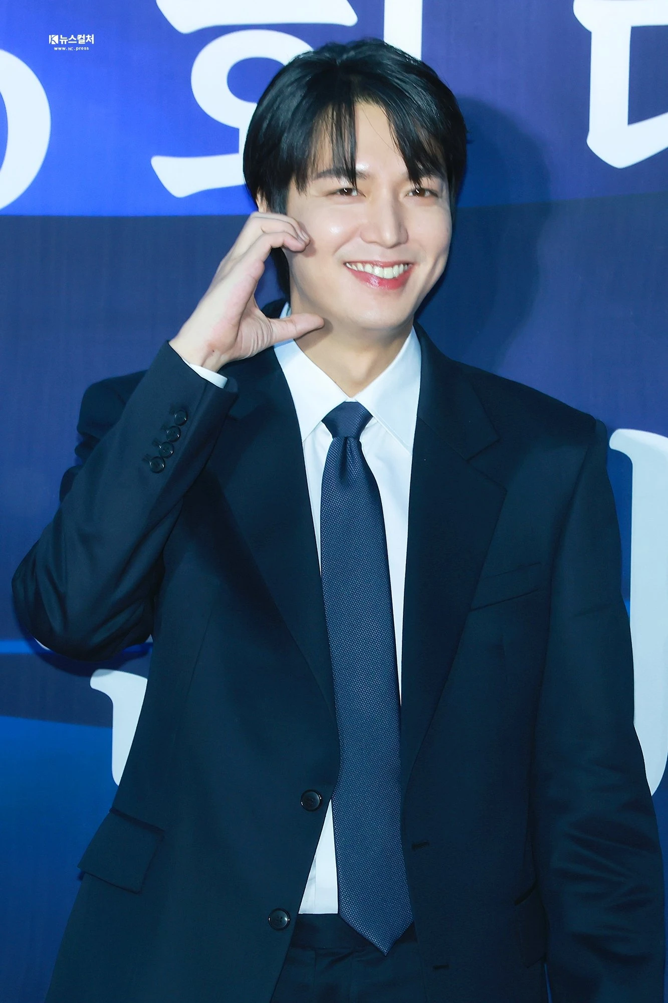 Lee Min Ho đã làm gì với nhan sắc của mình thế này? - Hình 3