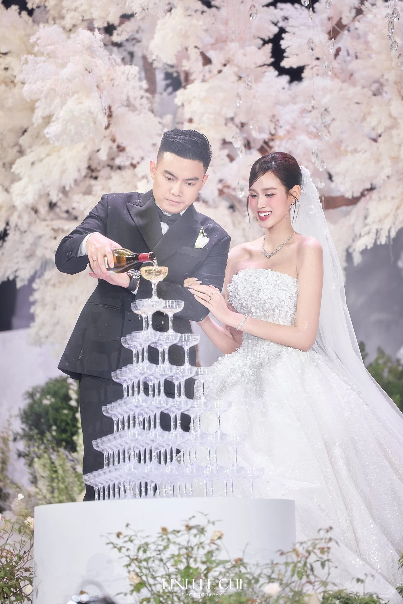 Lùm xùm của Hoa hậu Đỗ Hà dậy sóng trở lại - Hình 8
