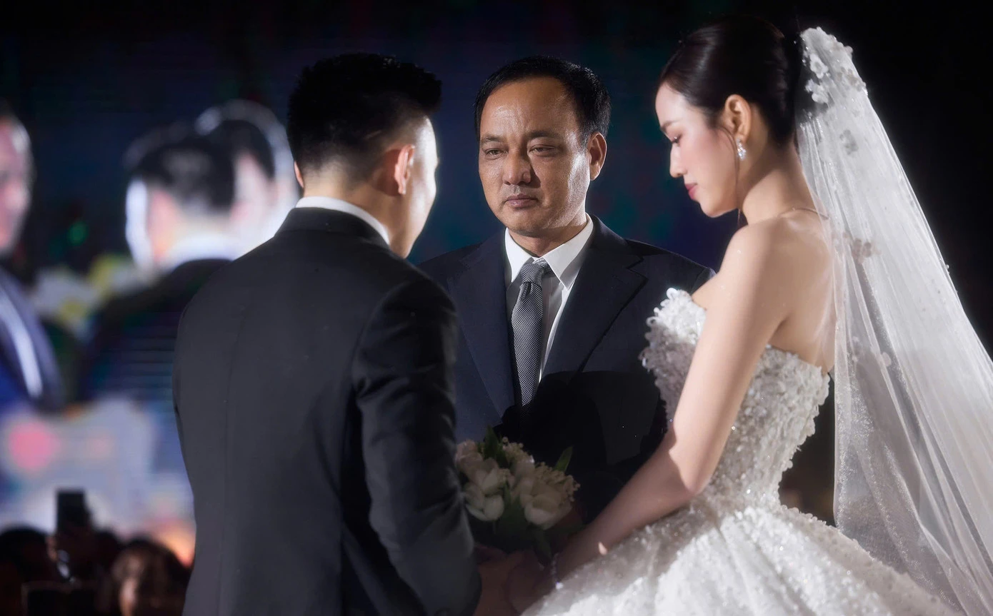 Lý do đám cưới Đỗ Thị Hà tạo cơn sốt mạng xã hội - Hình 7