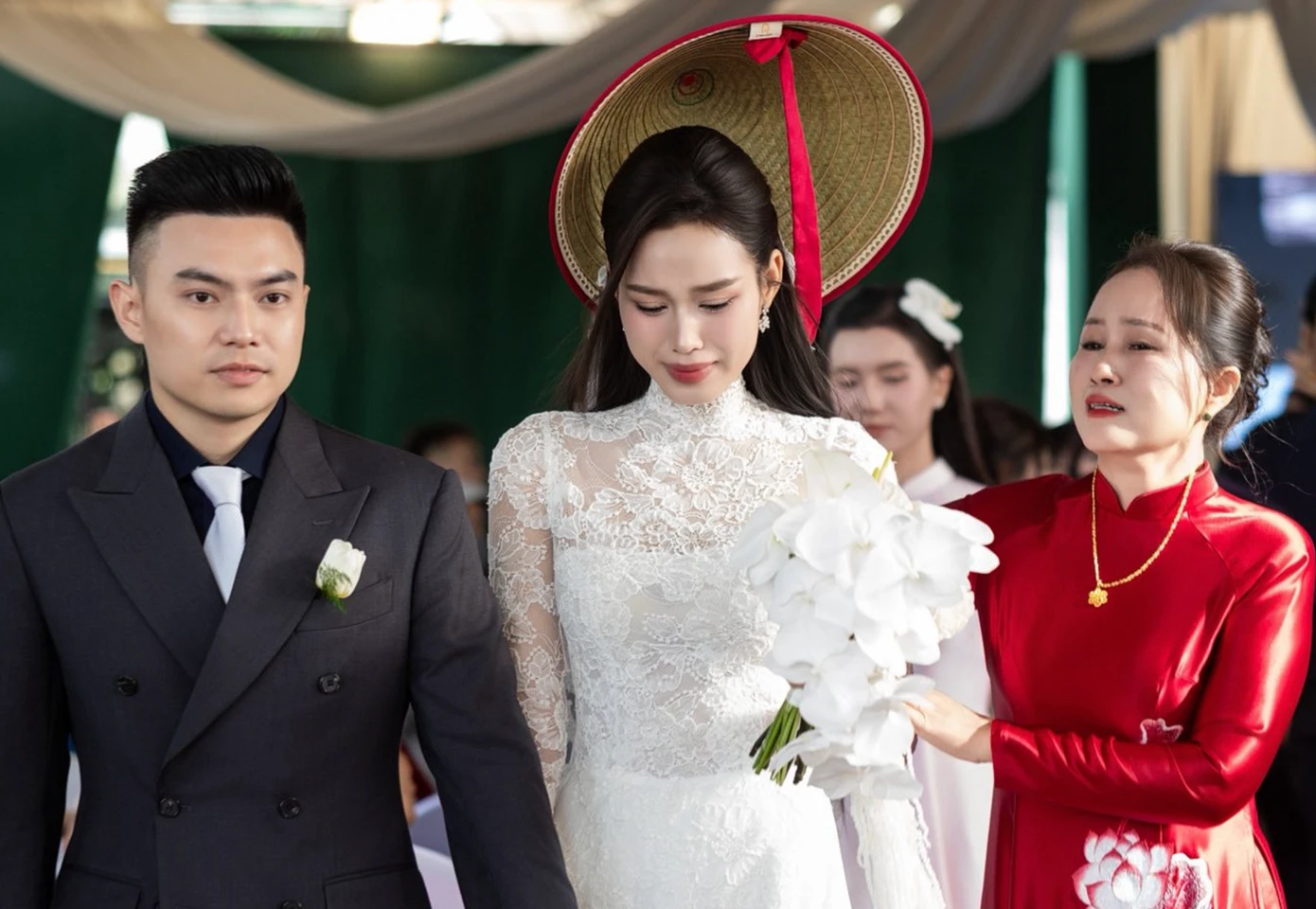 Lý do đám cưới Đỗ Thị Hà tạo cơn sốt mạng xã hội - Hình 3