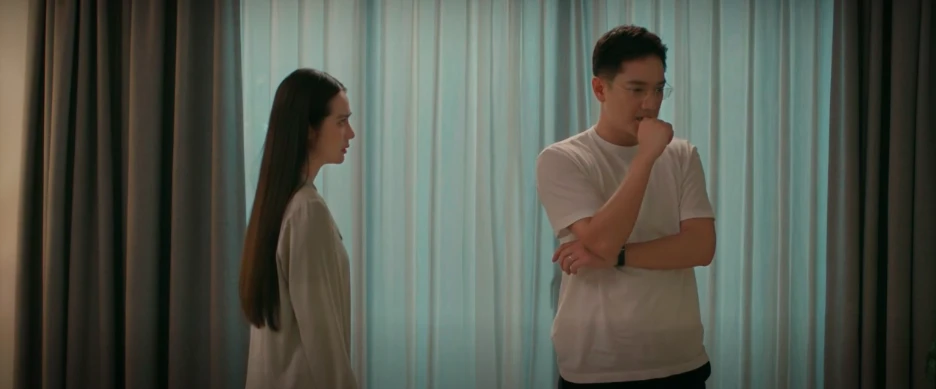 Cách em 1 milimet - Tập 16: Ngân tủi thân và tự ái khi Viễn nói những lời cay đắng - Hình 25